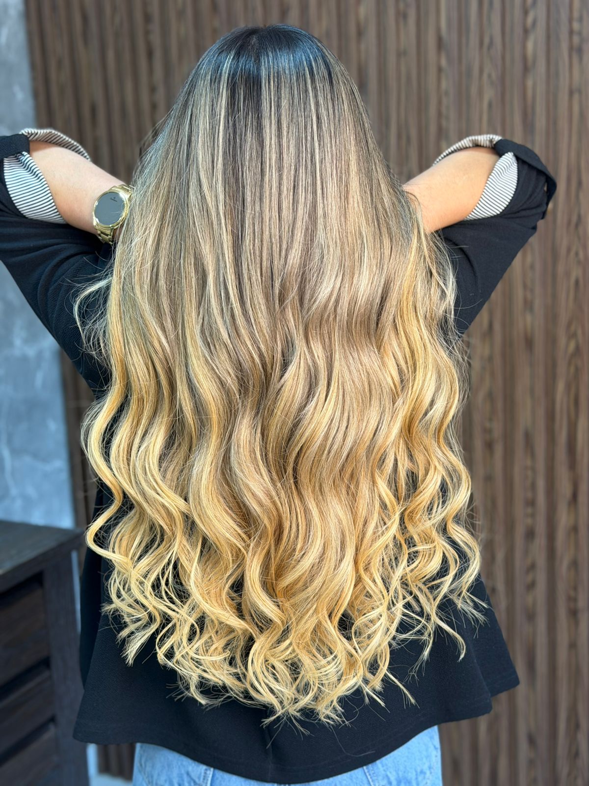 Resultado de mega hair com brilho e naturalidade